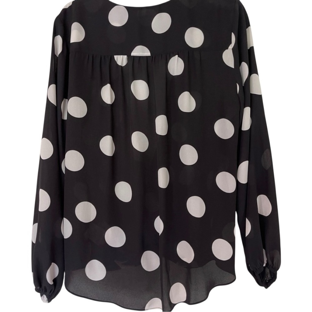 INC Classic Black and white wrap blouse size XS Runs large Loose Fit - Picture 2 of 4